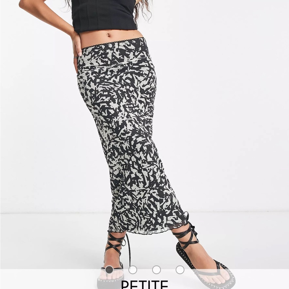 MIDI straight skirt